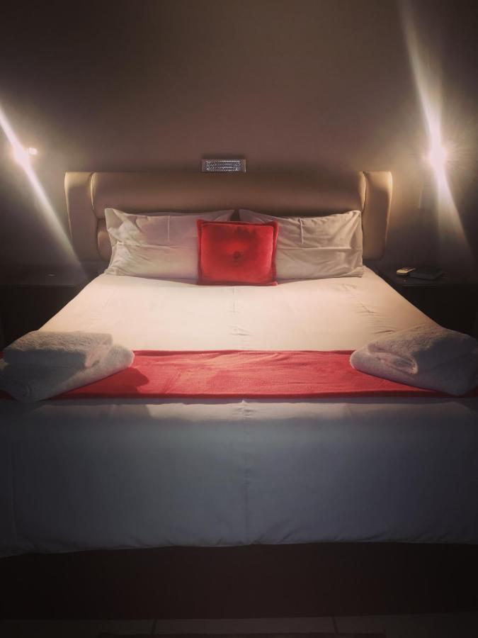 Aaa Rose Garden Guesthouse Mookgophong Dış mekan fotoğraf