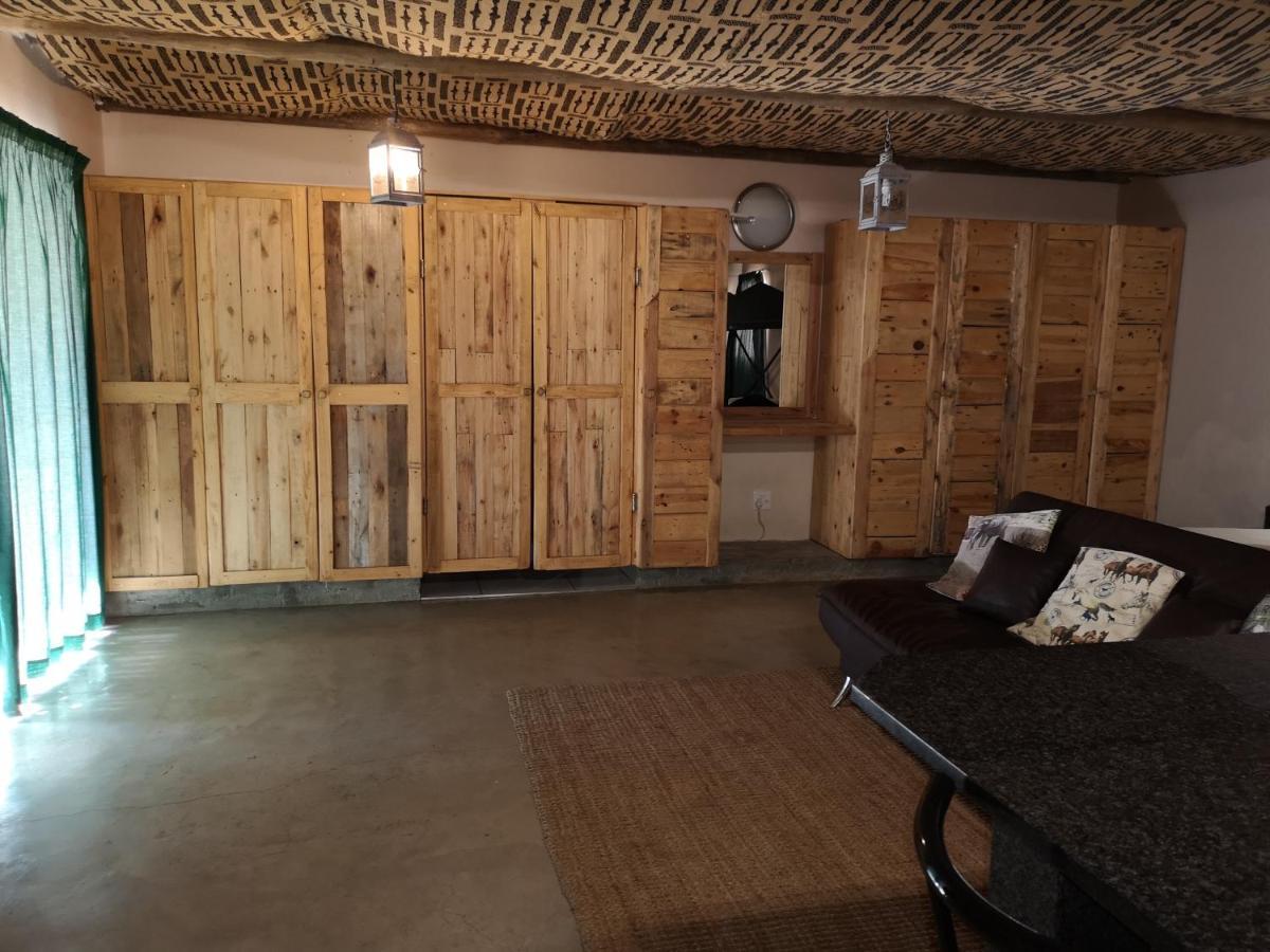 Aaa Rose Garden Guesthouse Mookgophong Dış mekan fotoğraf