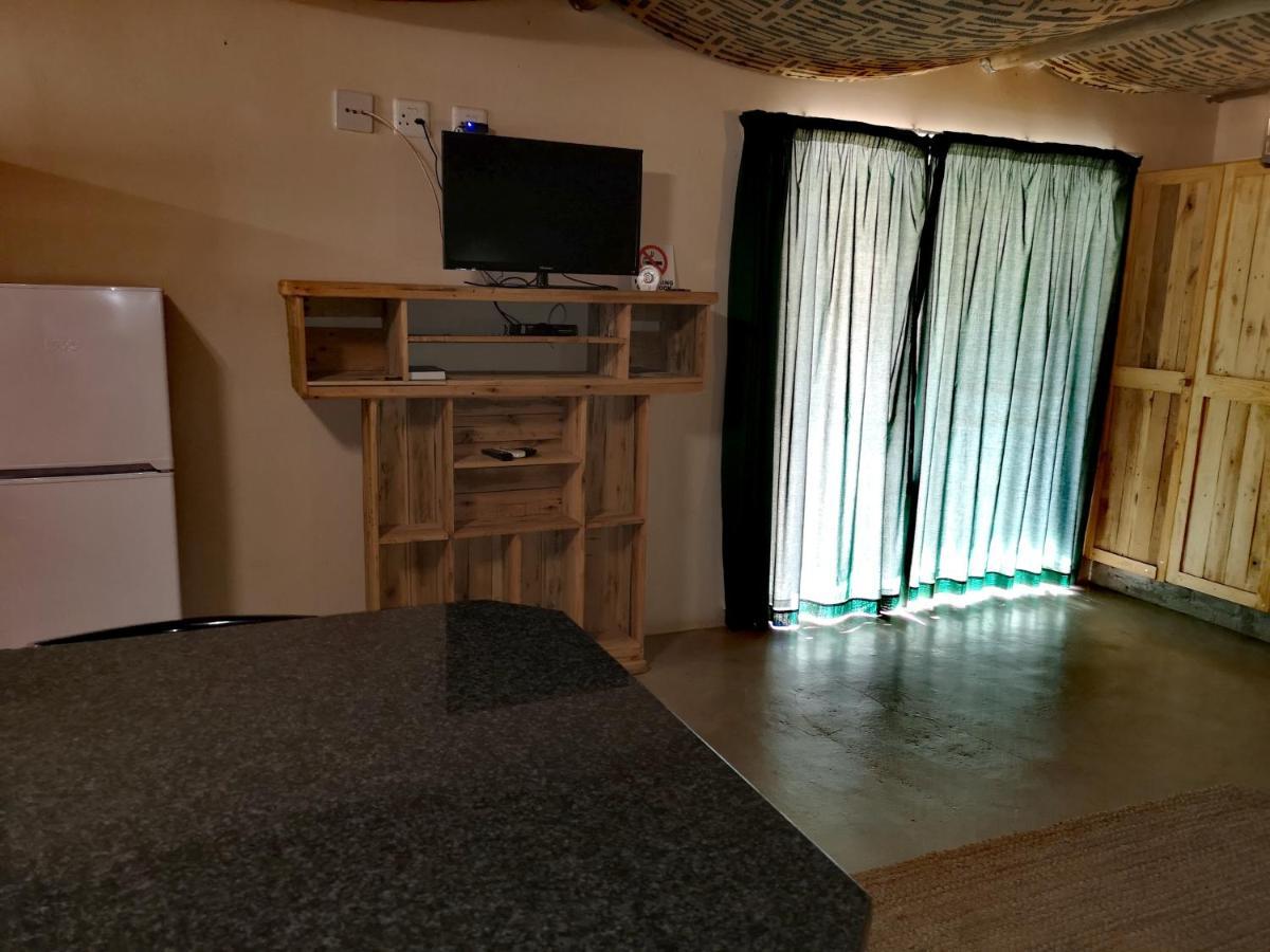Aaa Rose Garden Guesthouse Mookgophong Dış mekan fotoğraf
