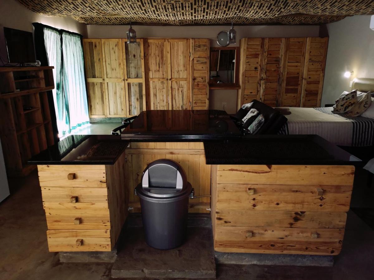 Aaa Rose Garden Guesthouse Mookgophong Dış mekan fotoğraf