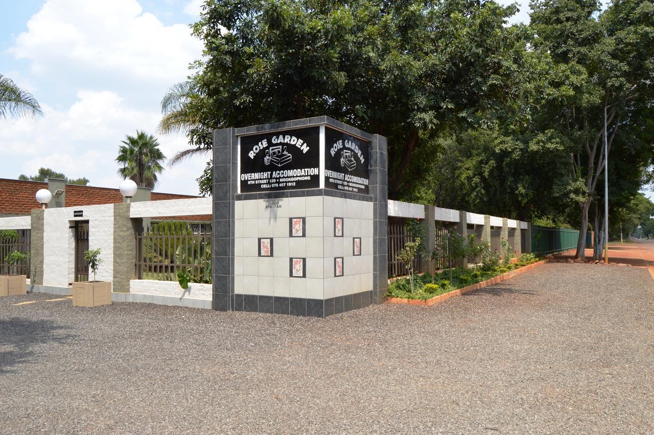 Aaa Rose Garden Guesthouse Mookgophong Dış mekan fotoğraf