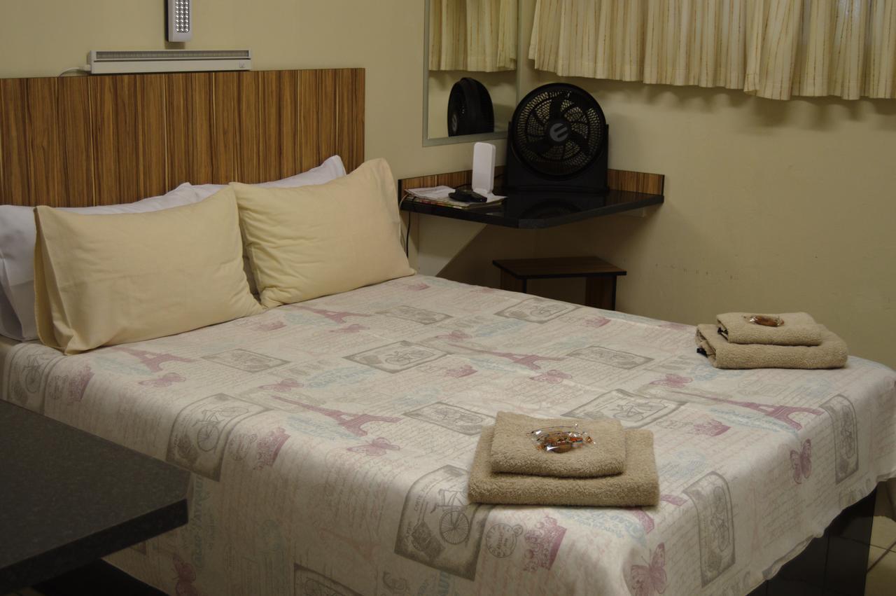 Aaa Rose Garden Guesthouse Mookgophong Dış mekan fotoğraf