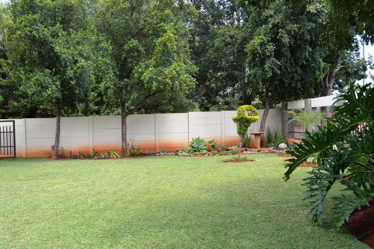 Aaa Rose Garden Guesthouse Mookgophong Dış mekan fotoğraf